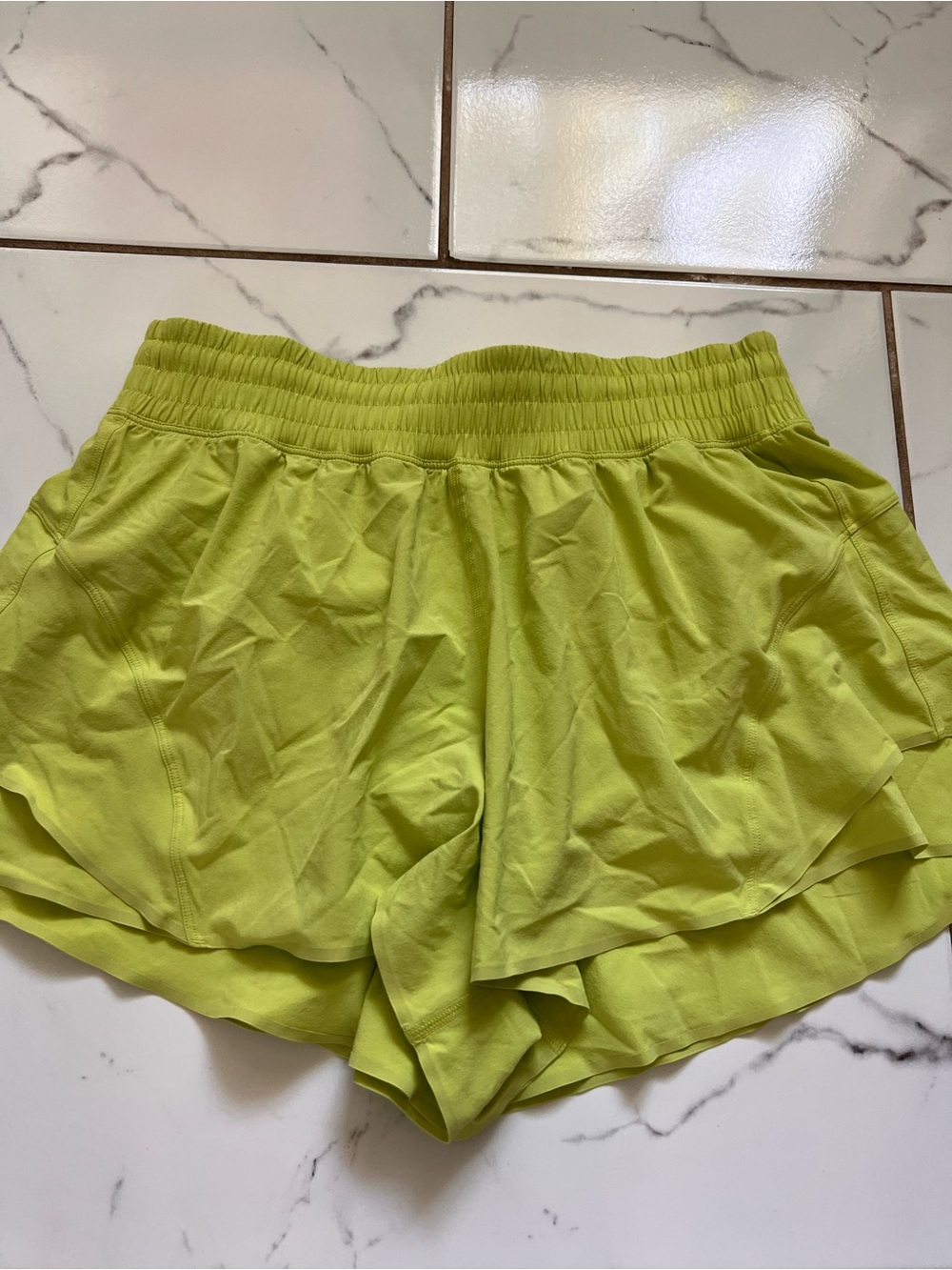 Lululemon Shake It Out Lined Short 2.5” Sour Grape Size 6